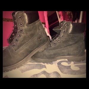 Only worn a few times size 8 women 6.5 boys/youth